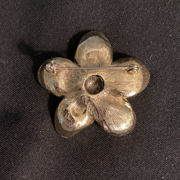 Flower Brooch - Picture 2 of 3